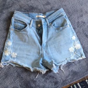 Size 27 cropped high waisted shorts